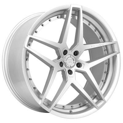 De concave Klinknagels van Monoblock Lexani Spike Lexani Forged Wheels Chrome