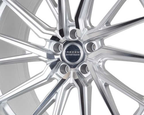 Zilver gepolijste Vossen HF-4T gesmede wielen voor Audi RS4 A6