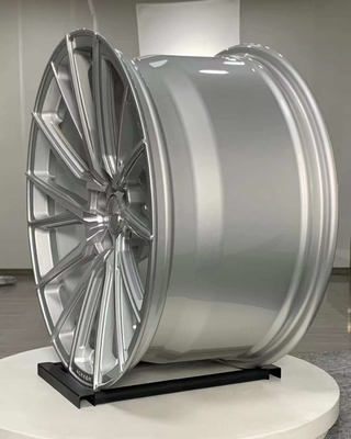 Zilver gepolijste Vossen HF-4T gesmede wielen voor Audi RS4 A6