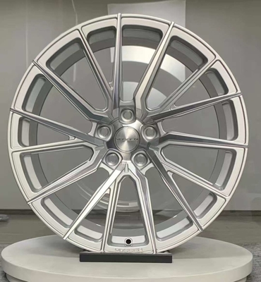 Zilver gepolijste Vossen HF-4T gesmede wielen voor Audi RS4 A6